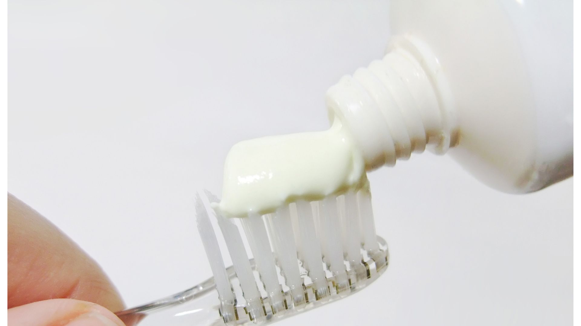 【迷ったらこれ！】歯科医がすすめる“正しい歯磨き粉の選び方”｜博多駅5分の歯医者が解説