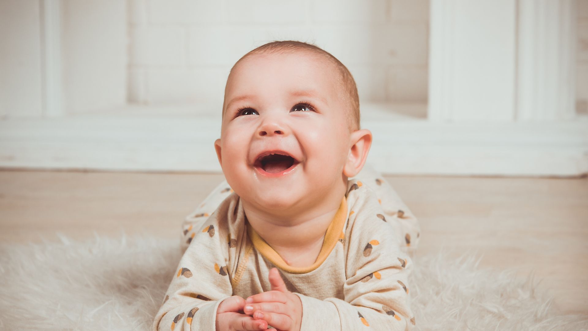 【いつ生えるの？】歯が生える時期の目安を年齢別に解説｜永久歯との関係も歯科医が説明