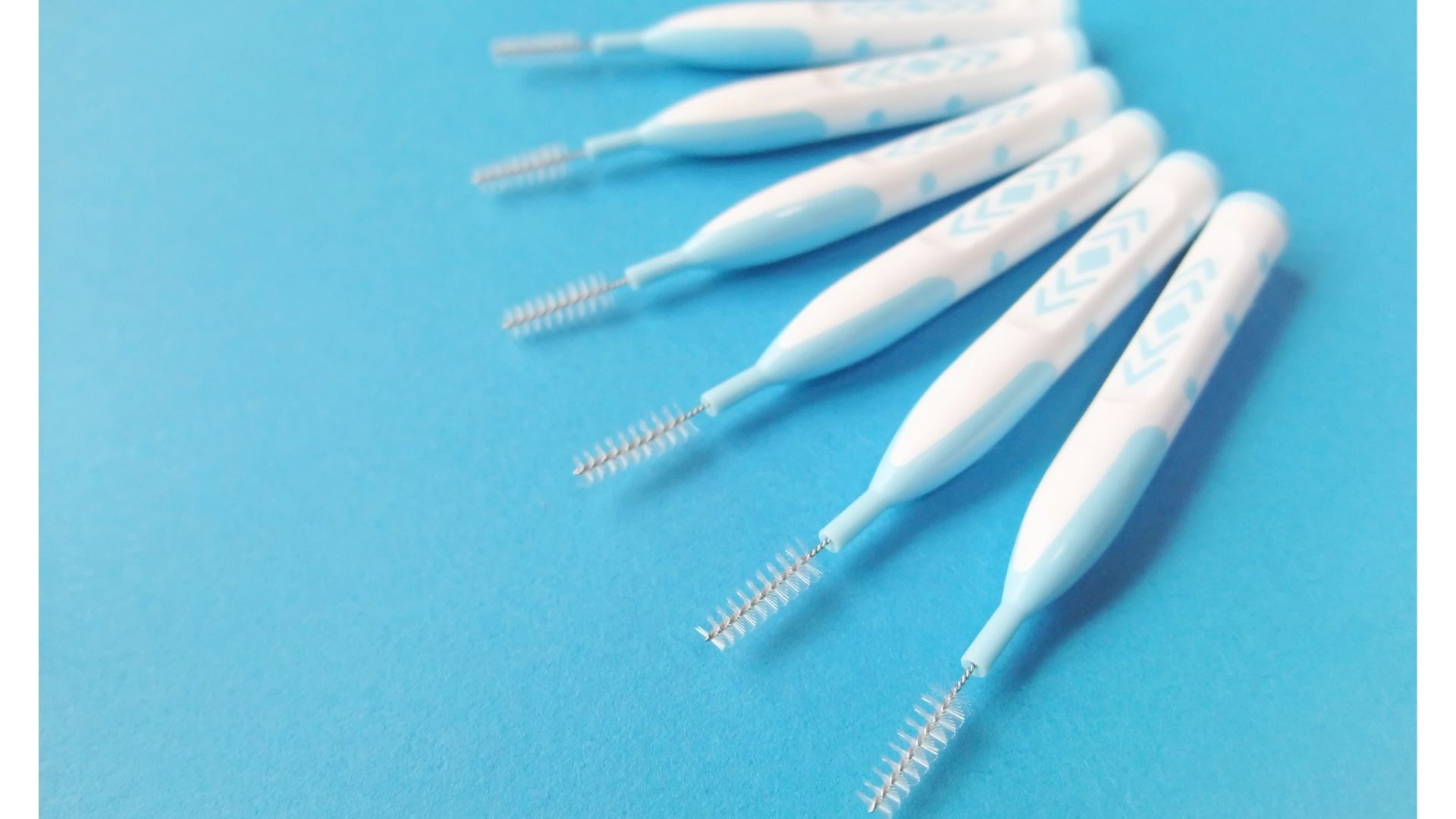 歯間ブラシのサイズの選び方｜合わないサイズが歯ぐきを傷めることも