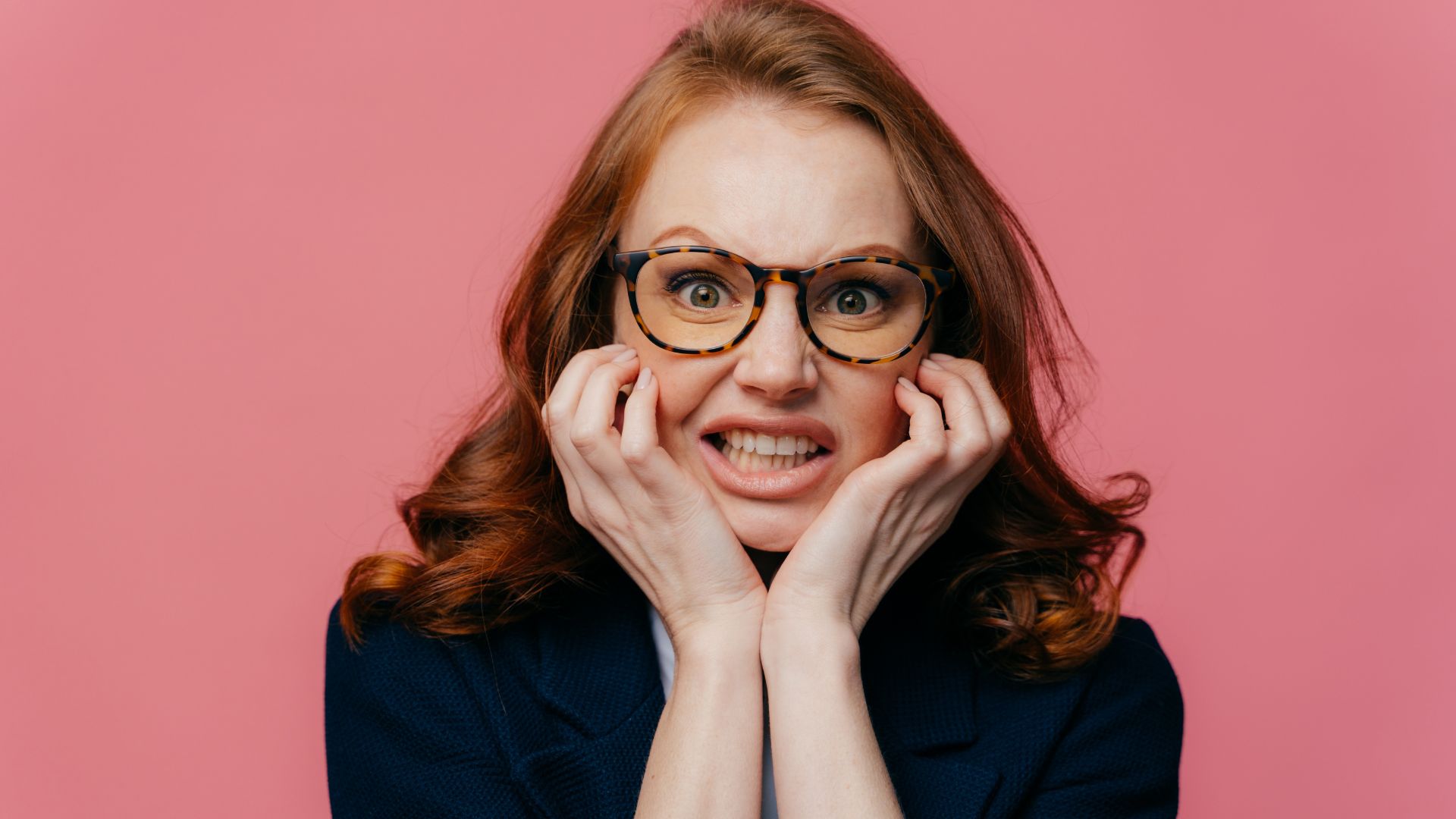 【歯根破折とは？】突然の痛みや違和感の原因｜抜歯になる？症状・治療法を解説